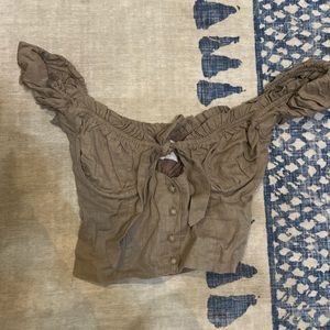 Super super cute crop top in such good condition. Love this so much